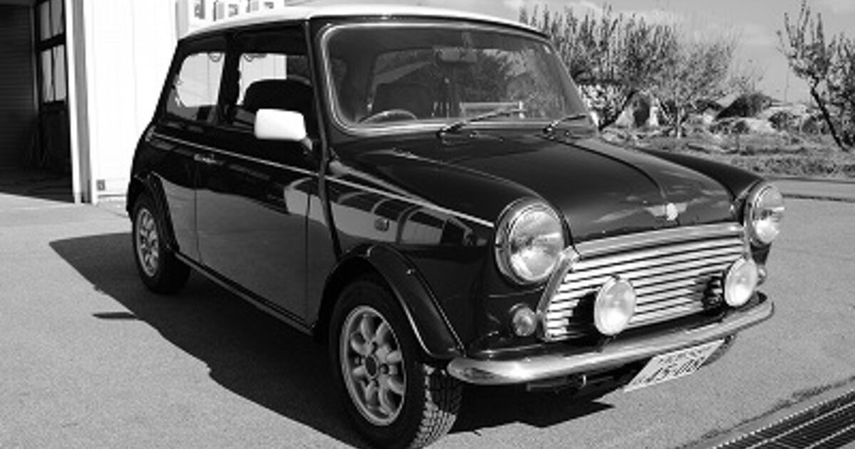 ローバー Mini レストア 佐久市で承っている自動車修理の工程や車に関するキャンペーン情報について